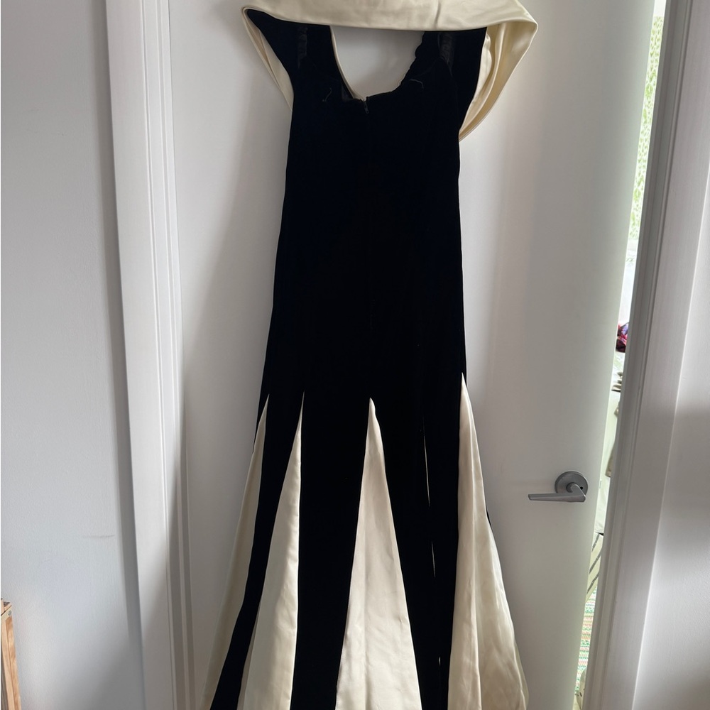 Victor Costa Black and Cream Off the Shoulder Velvet Gown - Picture 2 of 5